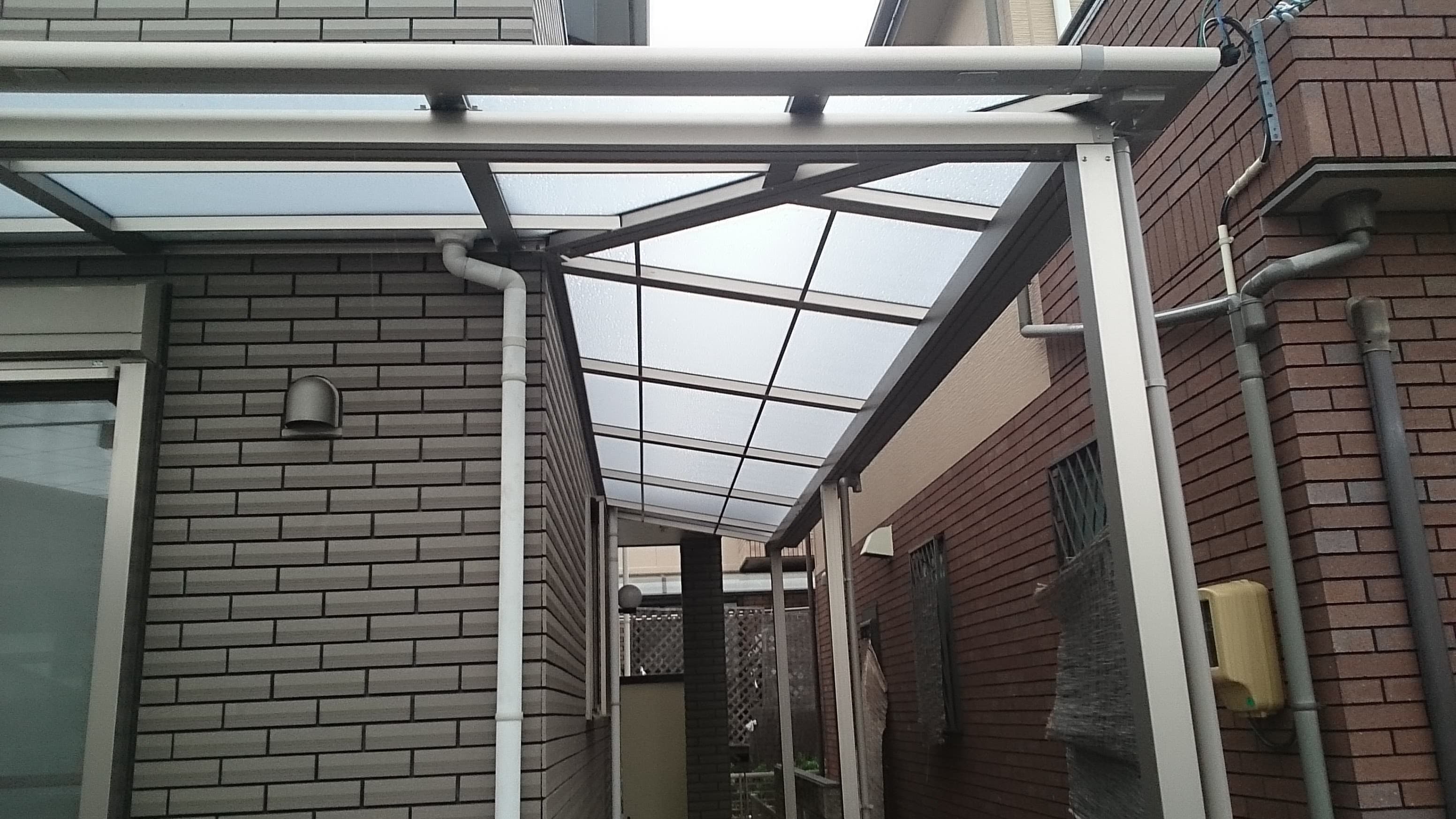 テラス新設工事 | 名古屋市西区のエクステリア工事ならイズ美