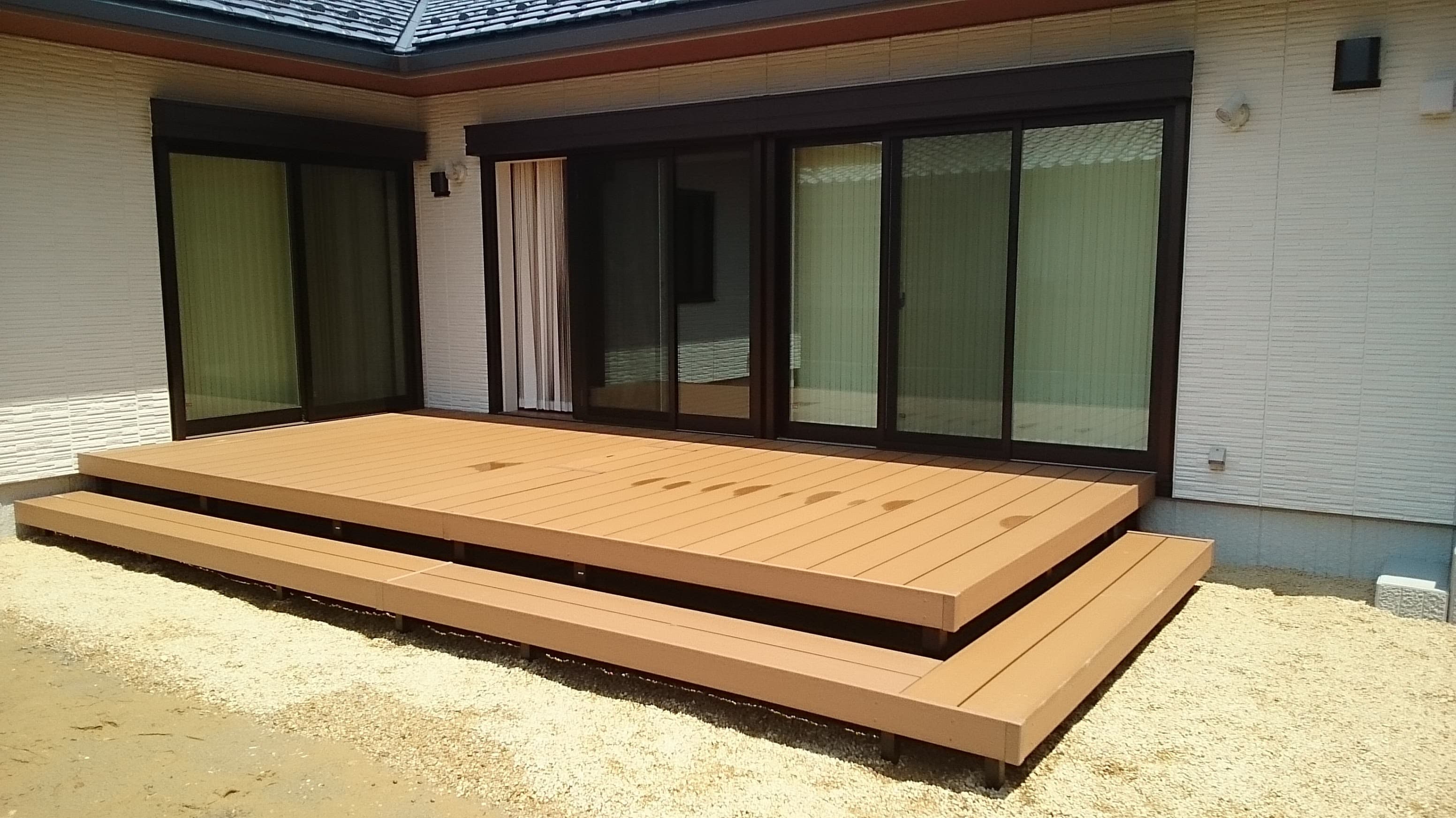 ウッドデッキ設置工事 | 名古屋市西区のエクステリア工事ならイズ美