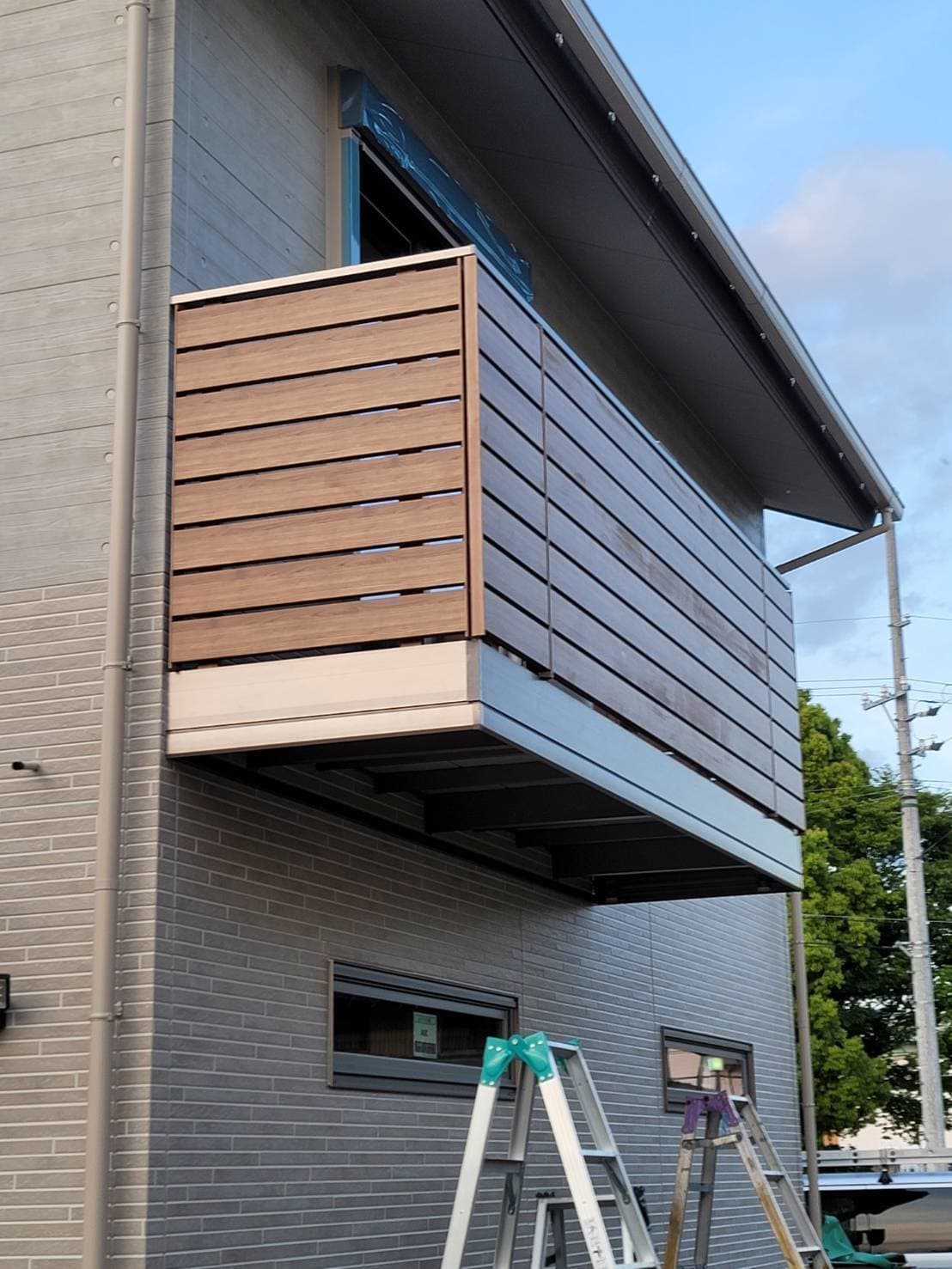 バルコニー新設 | 名古屋市西区のエクステリア工事ならイズ美