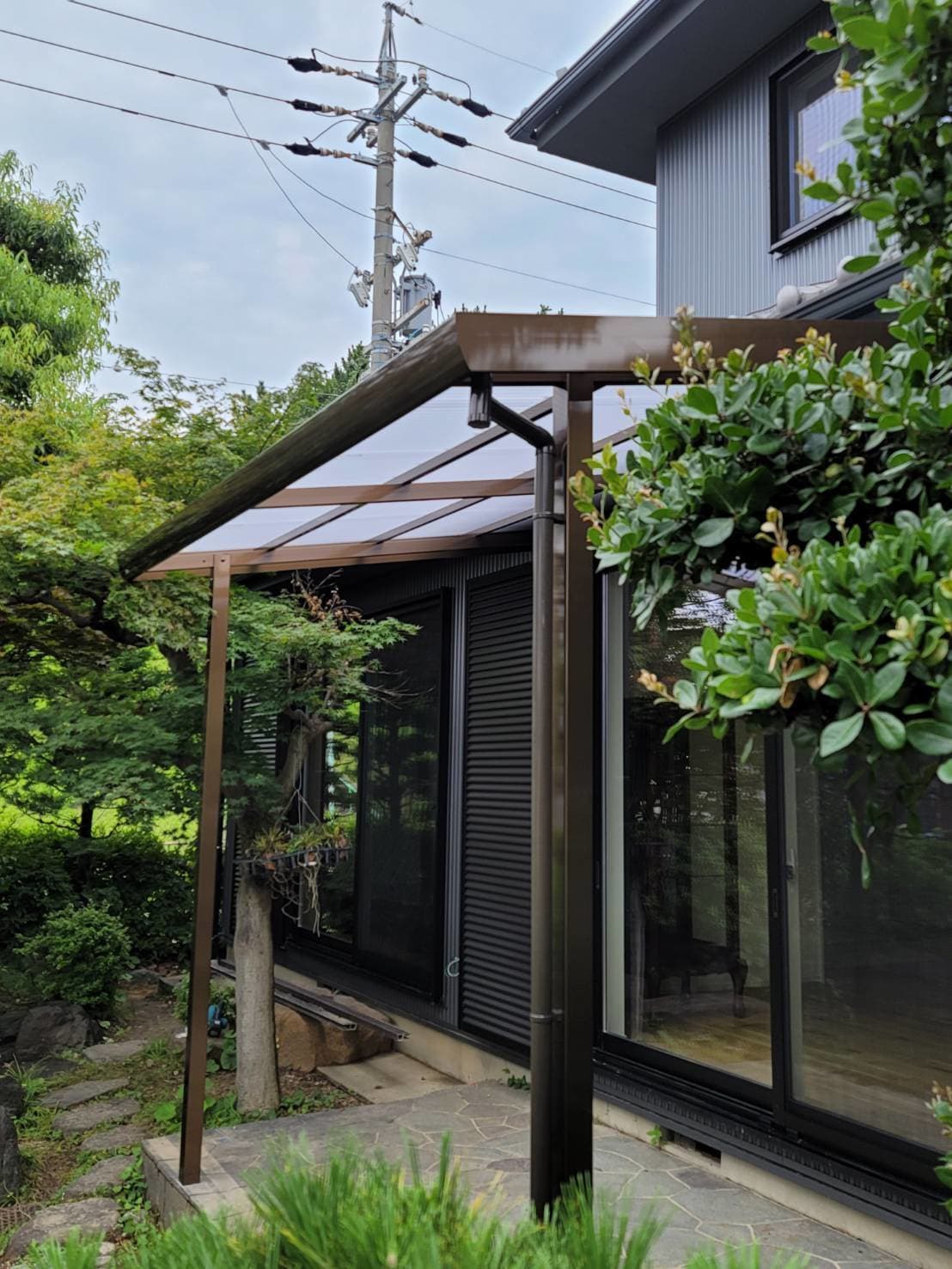 波板張替え | 名古屋市西区のエクステリア工事ならイズ美