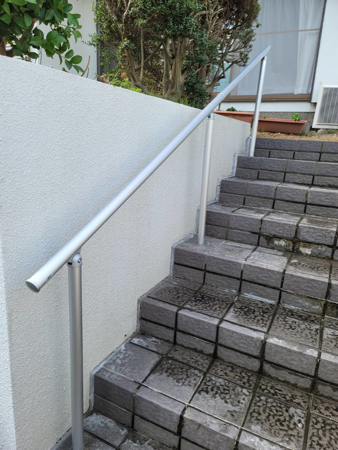 手すり設置 | 名古屋市西区のエクステリア工事ならイズ美