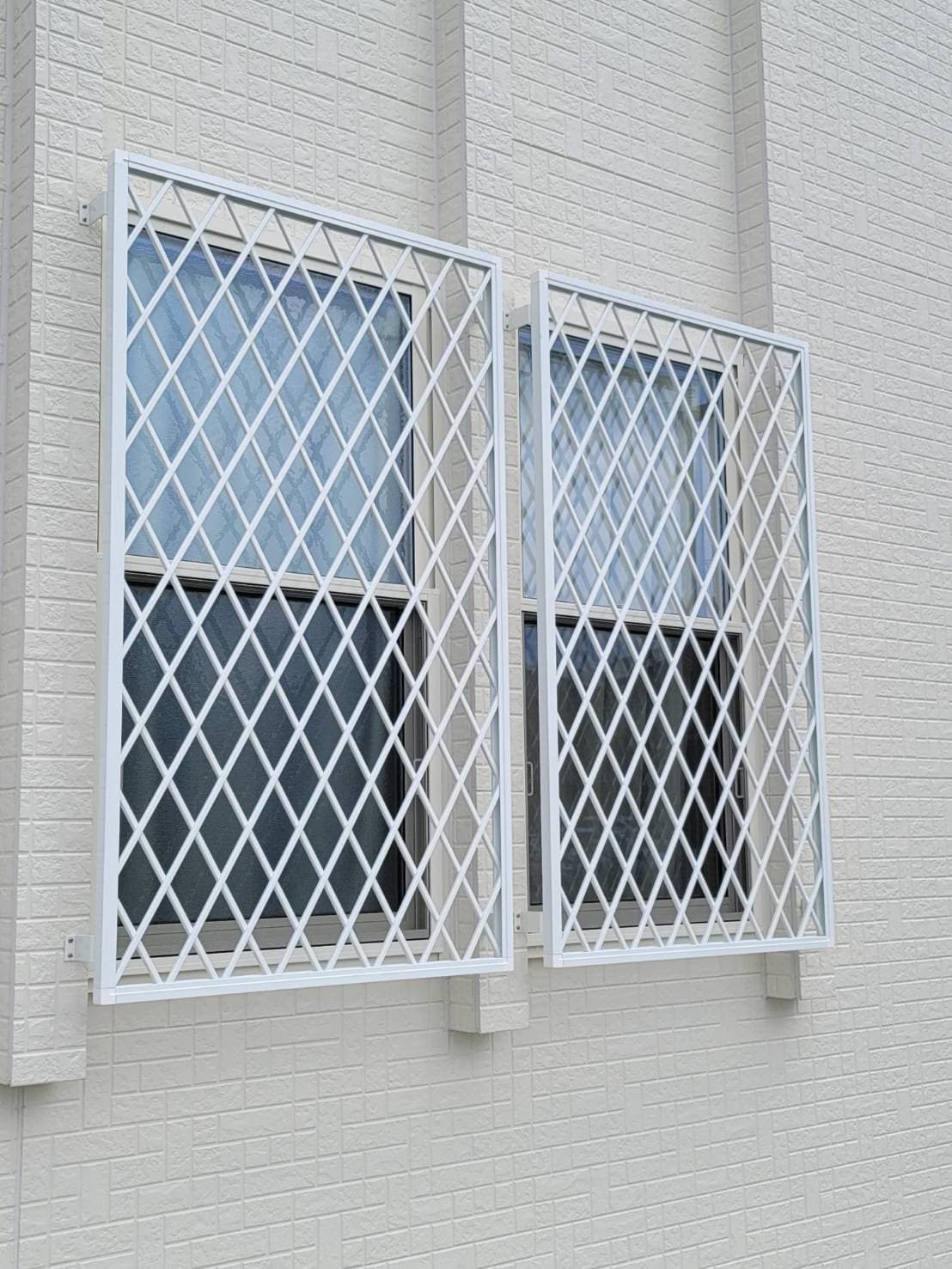 面格子設置 | 名古屋市西区のエクステリア工事ならイズ美