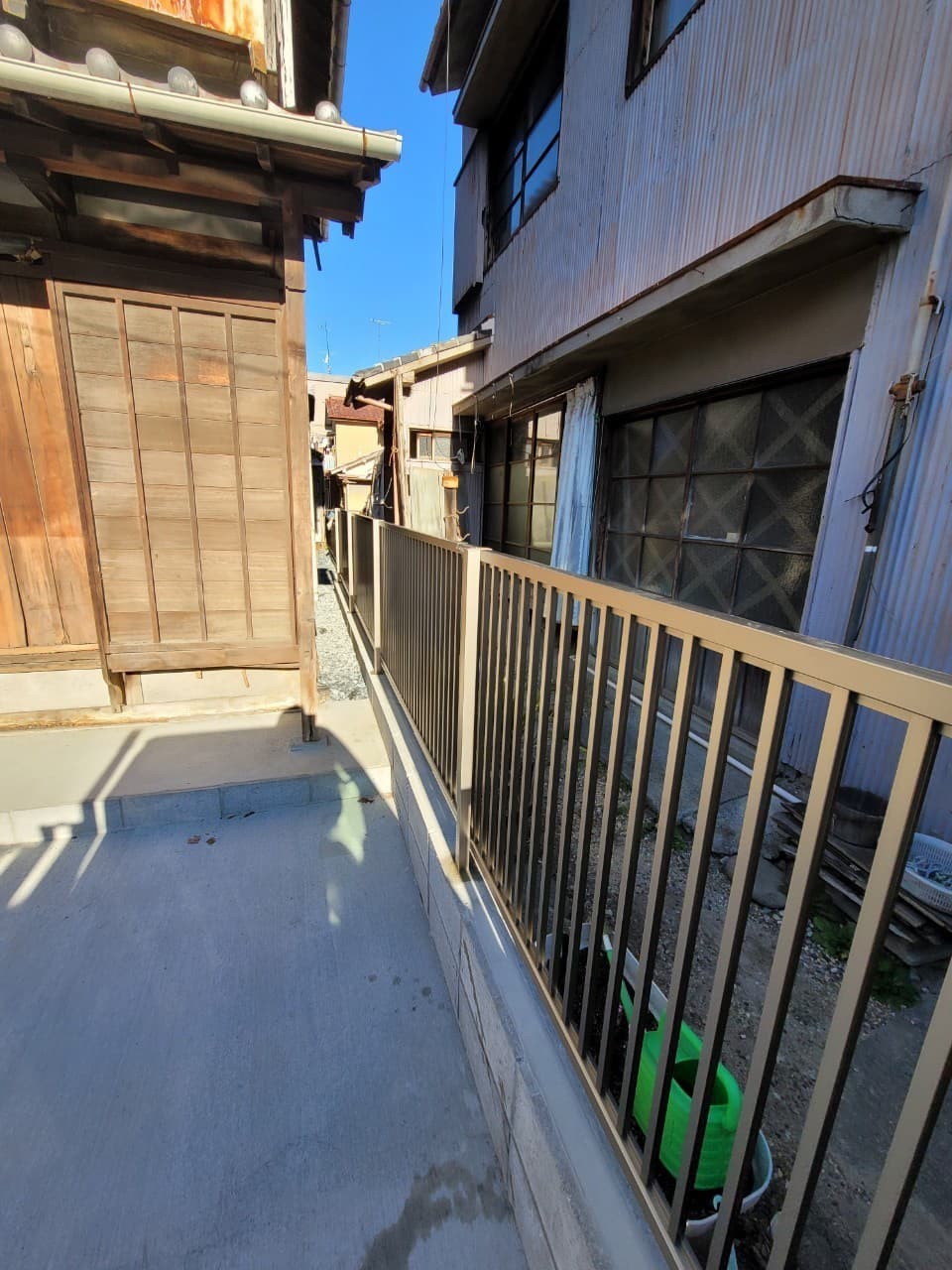 フェンス設置 | 名古屋市西区のエクステリア工事ならイズ美