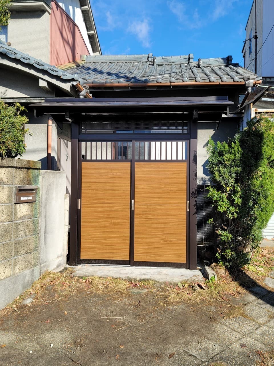 門の設置 | 名古屋市西区のエクステリア工事ならイズ美