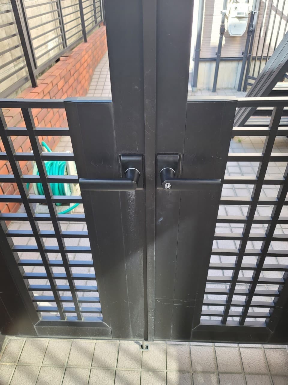 門扉把手取替え | 名古屋市西区のエクステリア工事ならイズ美